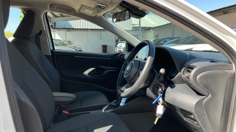 Toyota Yaris 1.5 Hybrid Icon 5dr CVT Hybrid Hatchback